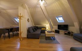 Le Factory Duplex En Vieille Ville Cote Lac